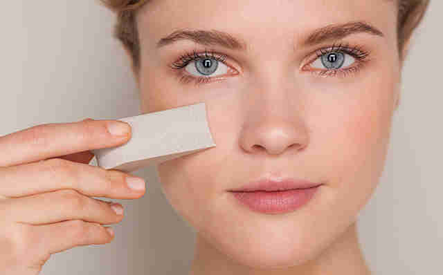 Как пользоваться спонжем для нанесения макияжа и очищения кожи