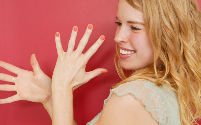 7 ценных лайфхаков для тех, кто не умеет красить ногти