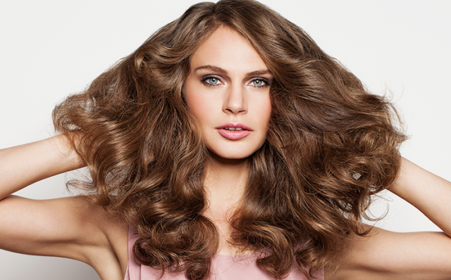 Сохранить цвет, объем и блеск: 10 правил ухода за окрашенными волосами