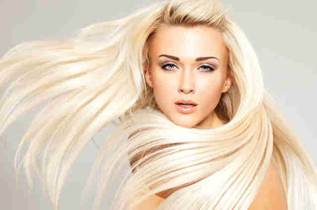 Ко всемирному дню блондинок: 5 неожиданных полезных свойств перекиси водорода