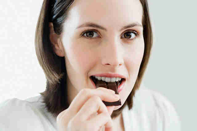 Горькому шоколаду - зеленый свет: 7 веских причин есть его регулярно