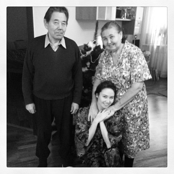 Ляйсан с бабушкой и дедушкой
