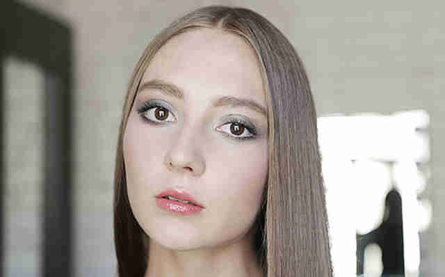 Cosmo-практика: как увеличить глаза с помощью макияжа