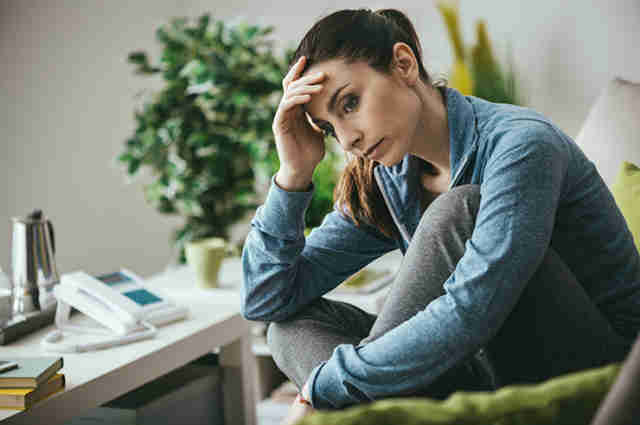 Страдает дух - страдает и тело: 15 физических признаков депрессии и тревоги